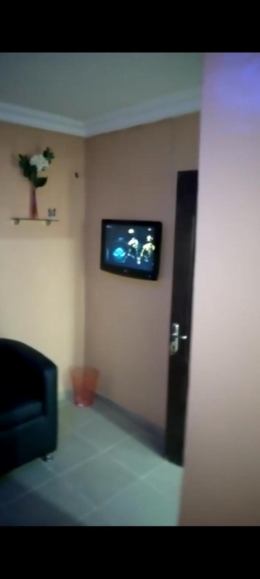 Staycation Suites And Apartment Lagos Quarto foto