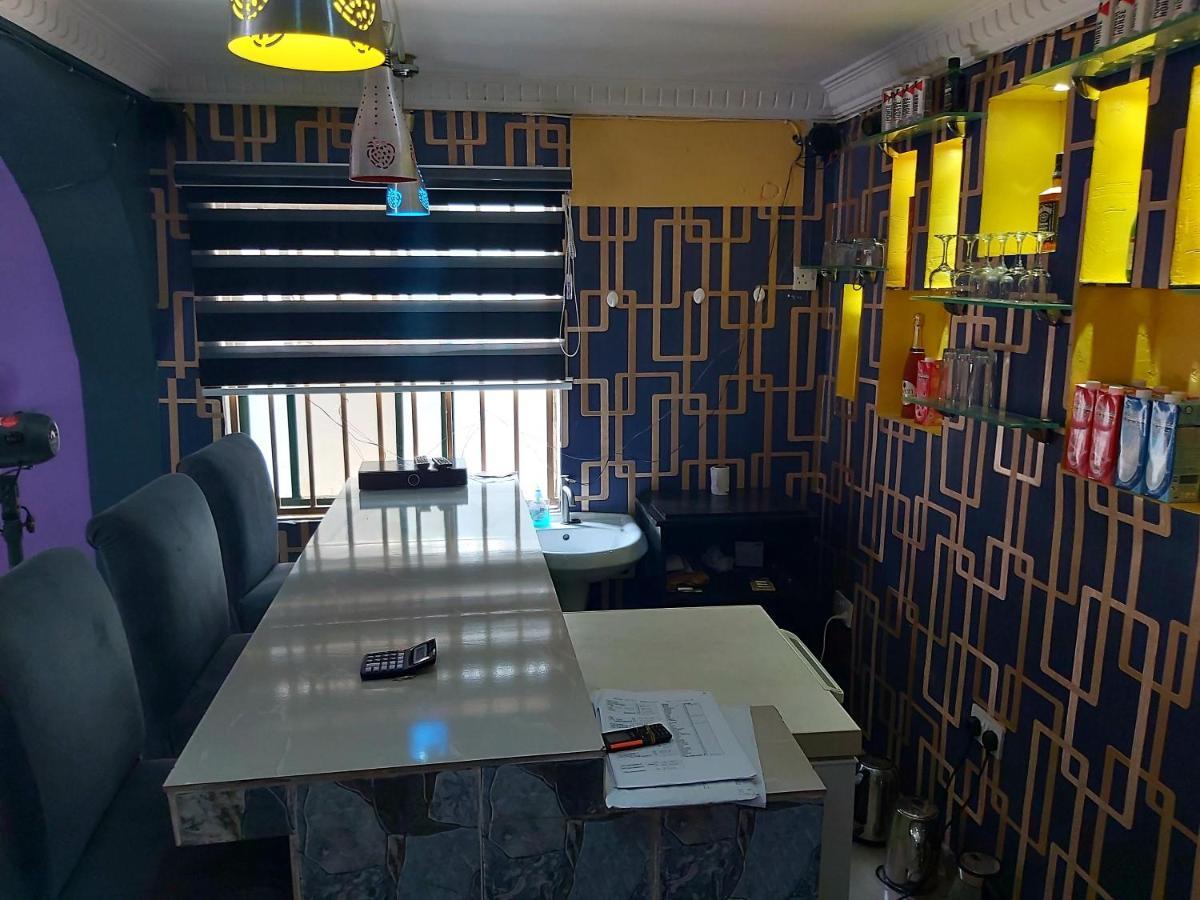 Staycation Suites And Apartment Lagos Exterior foto